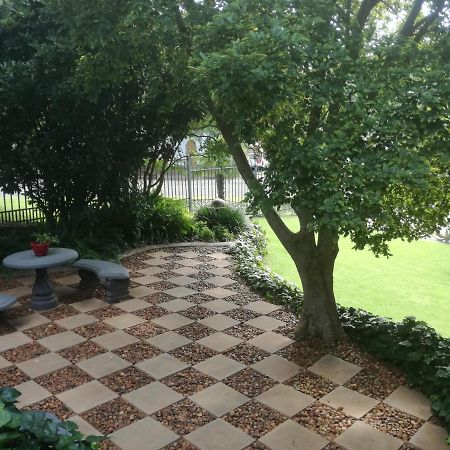 Belmont Guesthouse Bloemfontein Bagian luar foto