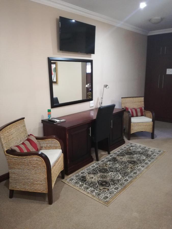 Belmont Guesthouse Bloemfontein Bagian luar foto