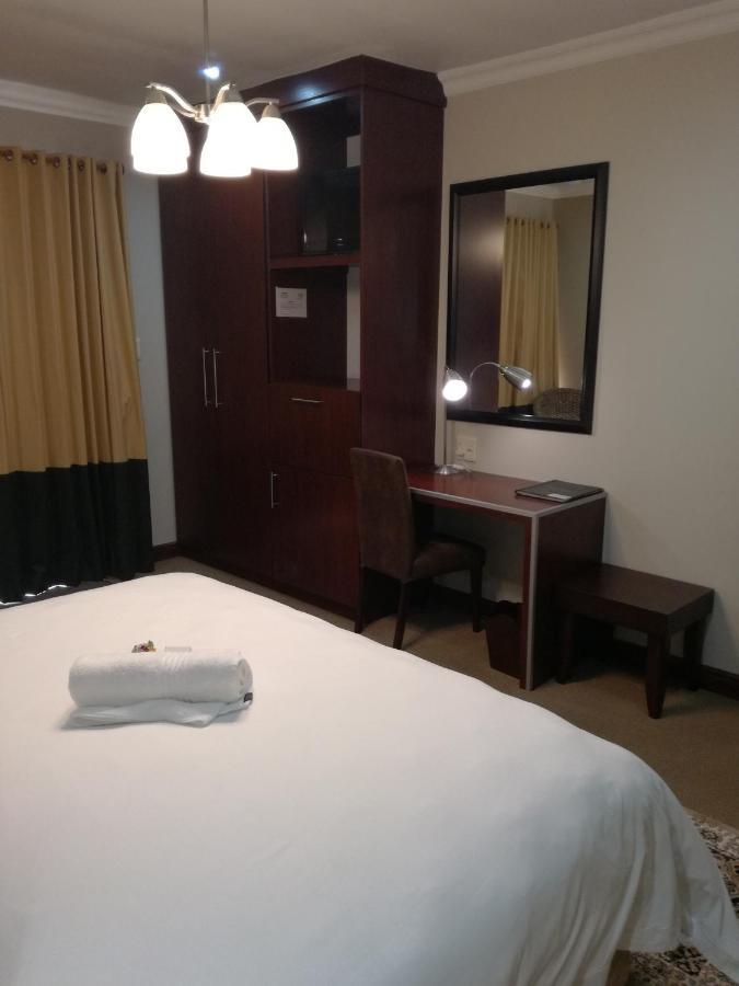 Belmont Guesthouse Bloemfontein Bagian luar foto