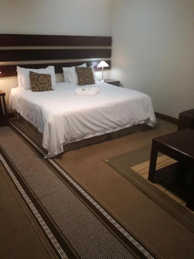 Belmont Guesthouse Bloemfontein Bagian luar foto
