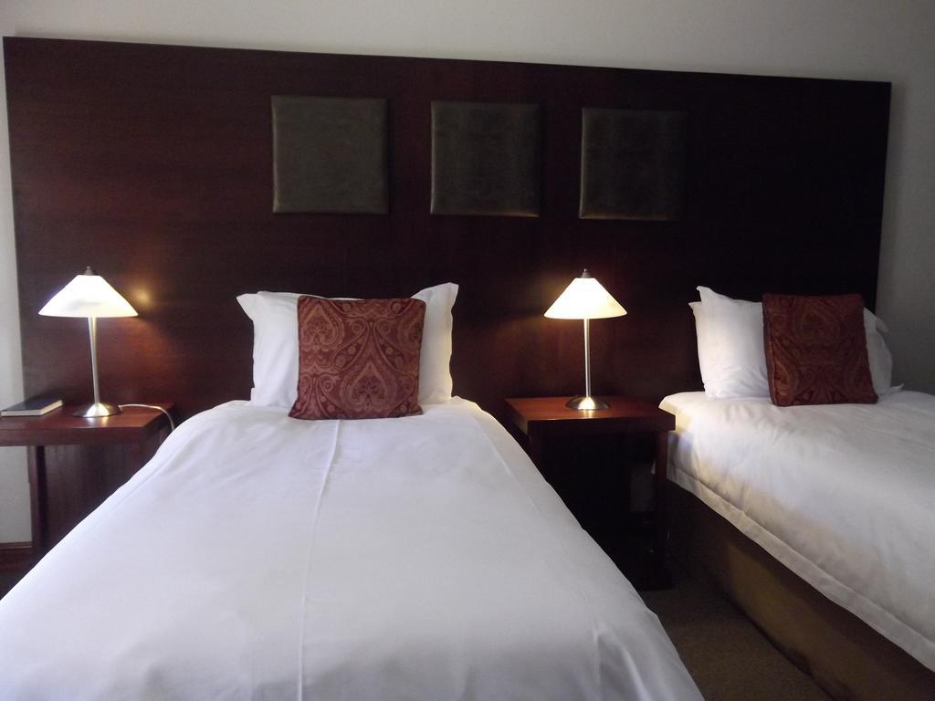 Belmont Guesthouse Bloemfontein Bagian luar foto
