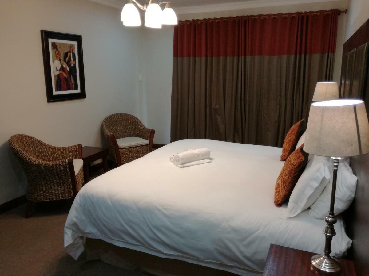 Belmont Guesthouse Bloemfontein Bagian luar foto