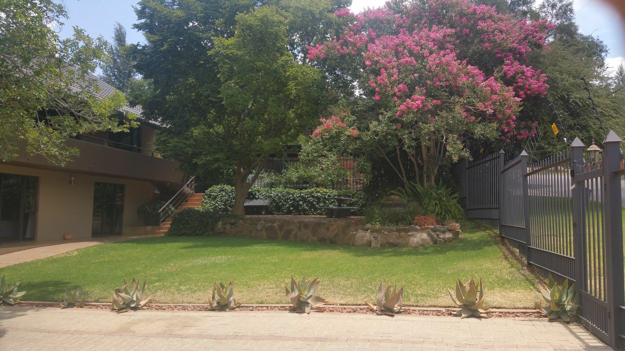 Belmont Guesthouse Bloemfontein Bagian luar foto