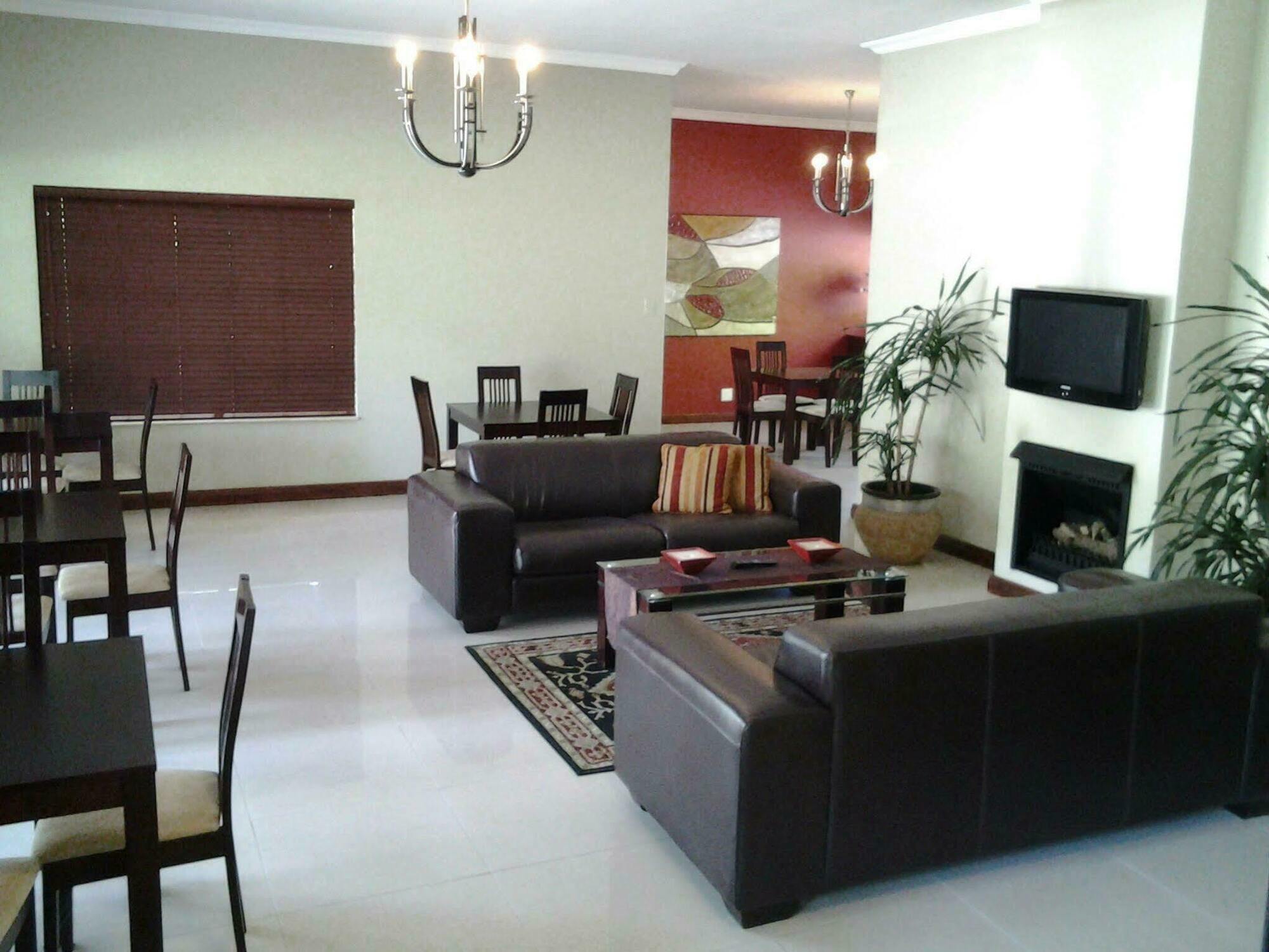 Belmont Guesthouse Bloemfontein Bagian luar foto