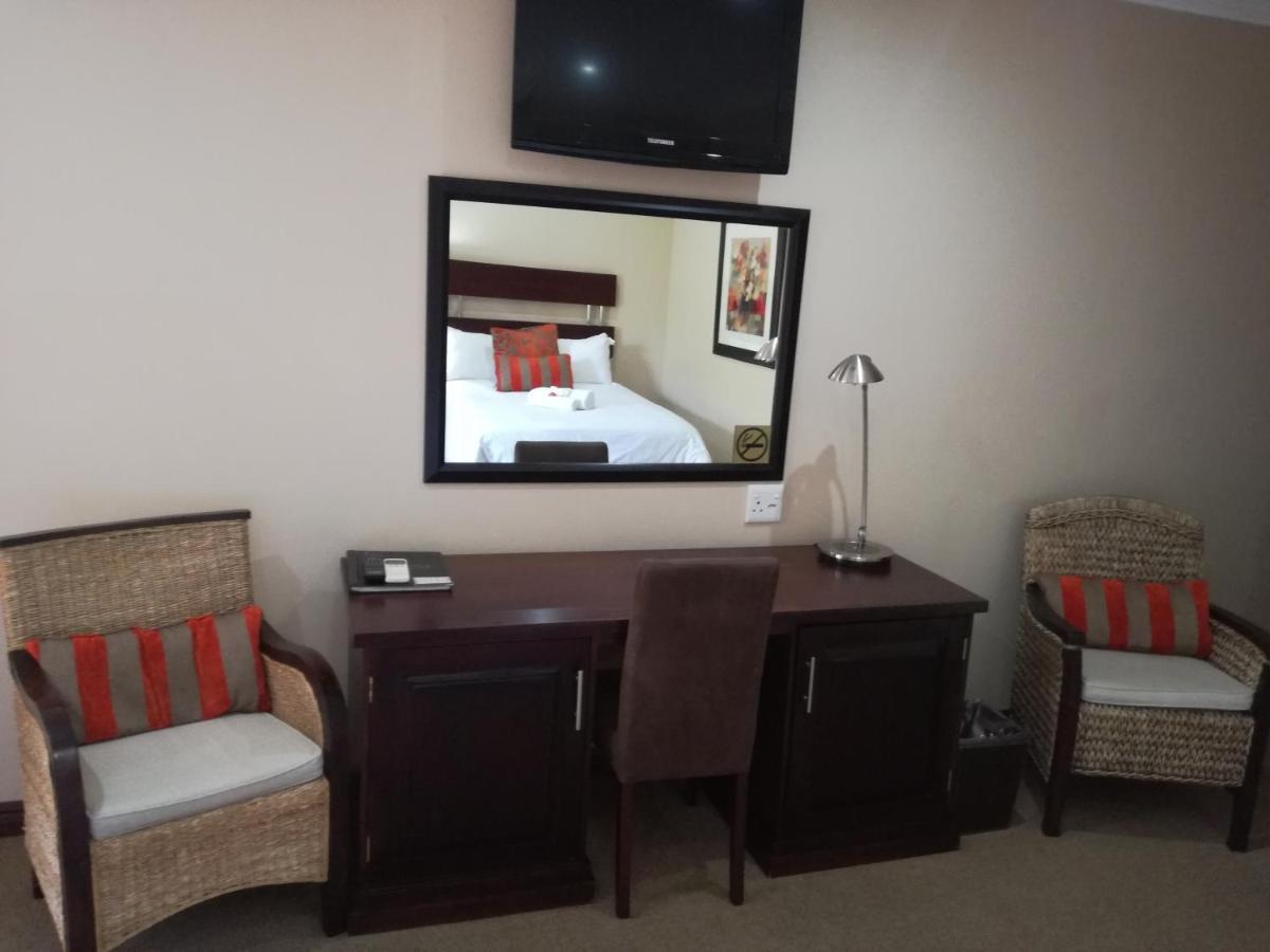 Belmont Guesthouse Bloemfontein Bagian luar foto